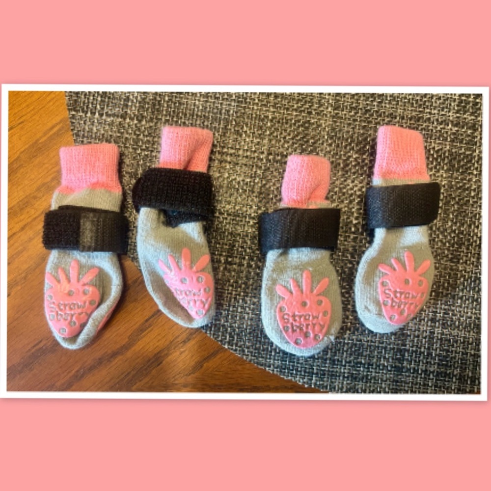 BeautyZoo Dog Socks Paw Protection - Size Small - Anti-Slip Traction Grip 4pc.